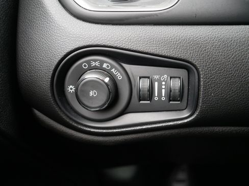 Used 2022 Jeep Renegade Latitude w/ Convenience Group image 26