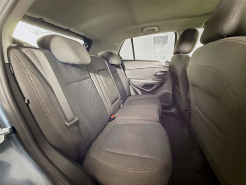 Used 2022 Chevrolet Trax LS w/ Tint and Cruise Package image 25