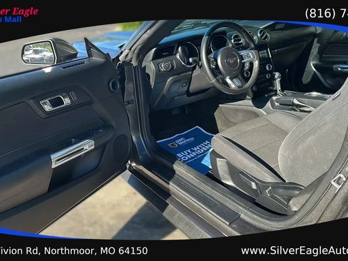 Used 2017 Ford Mustang Coupe RWD image 6