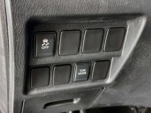 Used 2013 Nissan Pathfinder SV AWD/4WD image 33
