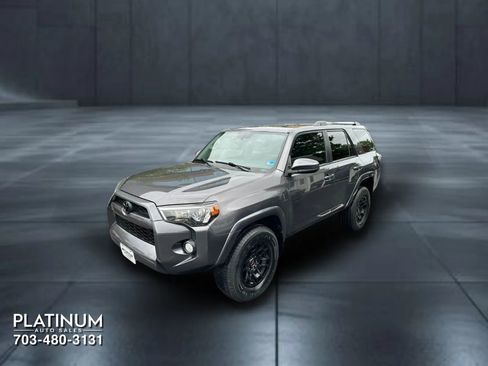 Used 2019 Toyota 4Runner SR5 AWD/4WD image 4