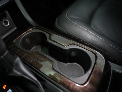 Used 2016 GMC Canyon SLT w/ Driver Alert Package image 30