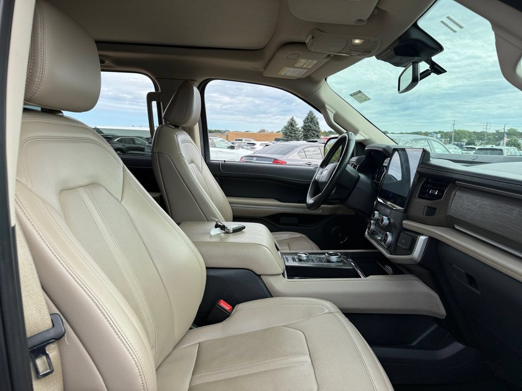 Used 2024 Ford Expedition Limited AWD/4WD image 42