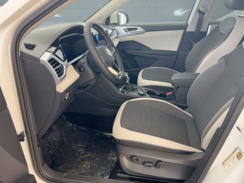 New 2026 Volkswagen Taos SE image 5