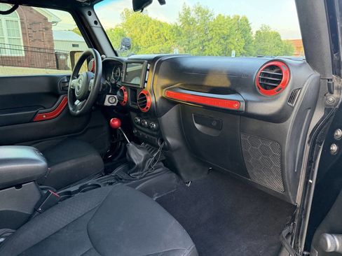 Used 2016 Jeep Wrangler Unlimited Sport w/ Trailer Tow Group AWD/4WD image 28