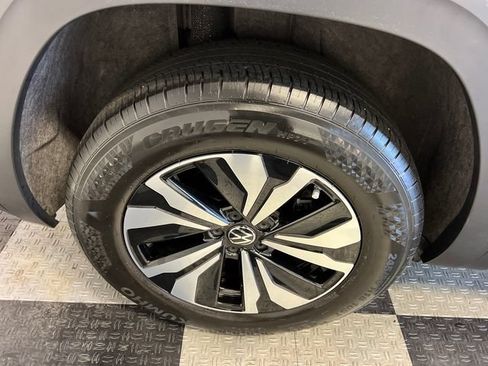 Certified 2024 Volkswagen Atlas Cross Sport SE FWD image 14