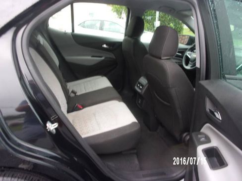 Used 2023 Chevrolet Equinox LS FWD image 11