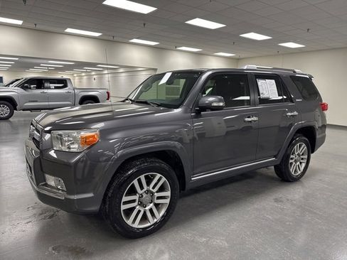 Used 2013 Toyota 4Runner Limited image 3