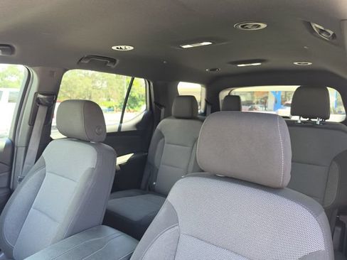 Used 2023 Chevrolet Traverse LT FWD image 24