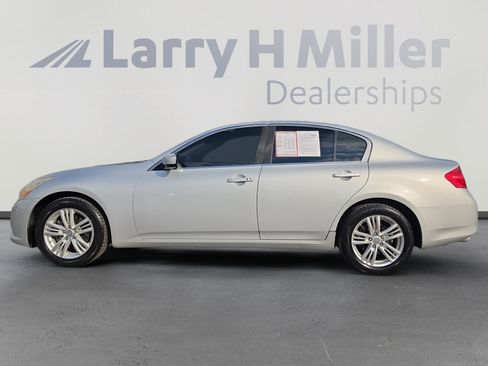 Used 2013 INFINITI G37 x Sedan w/ Premium Pkg AWD/4WD image 2