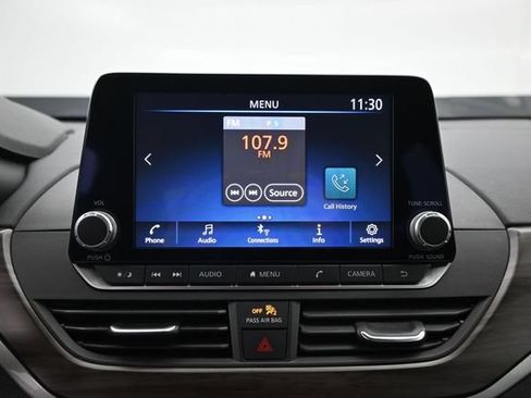 Used 2025 Nissan Altima 2.5 SV FWD image 30