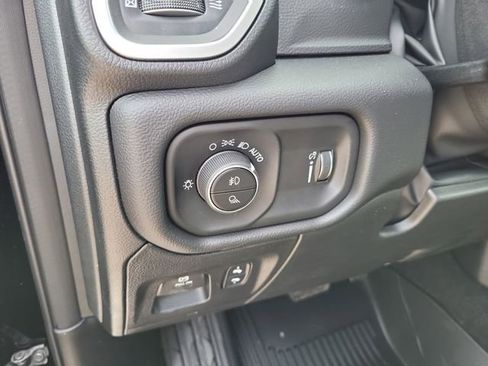 New 2026 RAM 1500 4x4 Crew Cab image 14