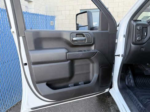 Used 2025 Chevrolet Silverado 2500 W/T image 14