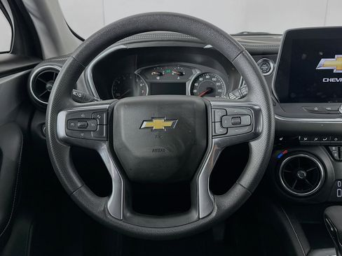 Used 2025 Chevrolet Blazer LT image 17