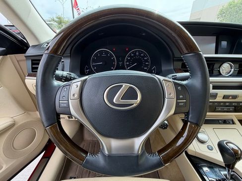 Used 2014 Lexus ES 350 w/ Premium Package FWD image 13