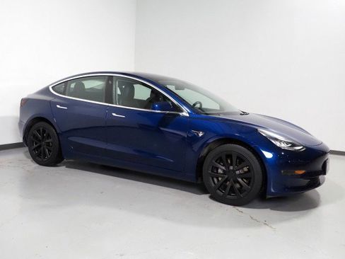 Used 2018 Tesla Model 3 image 1