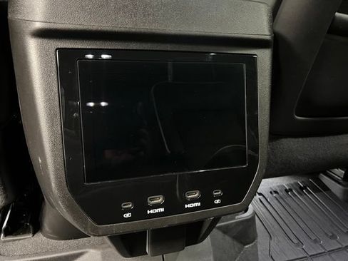 Used 2025 GMC Yukon AT4 Ultimate w/ LPO, Floor Liner Package AWD/4WD image 51