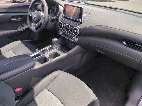 Used 2025 Nissan Sentra SV FWD image 31