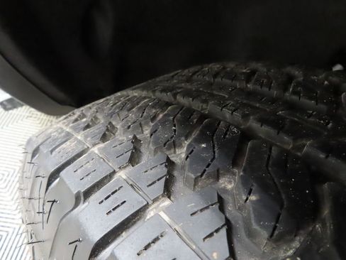 Used 2023 GMC Canyon Denali image 7