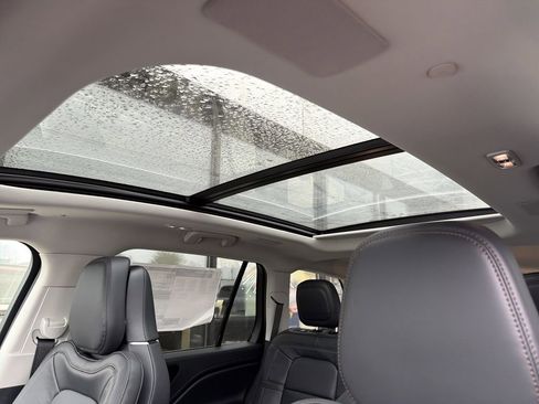 New 2026 Lincoln Aviator Reserve image 11