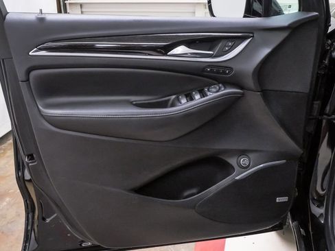 Used 2020 Buick Enclave Avenir w/ Avenir Technology Package FWD image 27