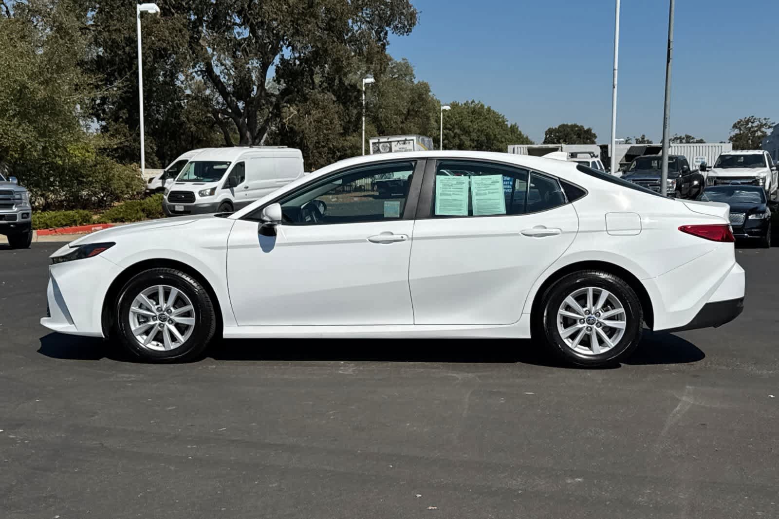 Used 2025 Toyota Camry LE AWD/4WD image 5