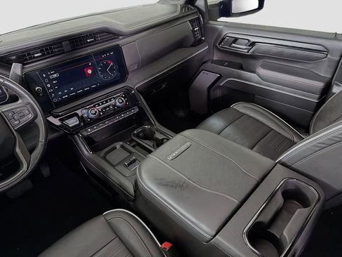 Used 2024 GMC Sierra 2500 AT4X AWD/4WD image 28