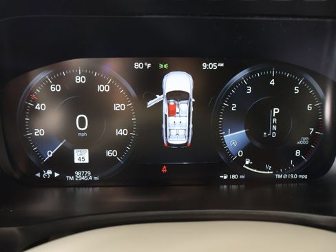 Used 2018 Volvo XC90 T6 Momentum w/ Convenience Package AWD/4WD image 4