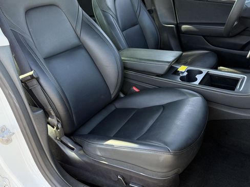 Used 2023 Tesla Model 3 Standard Range image 19