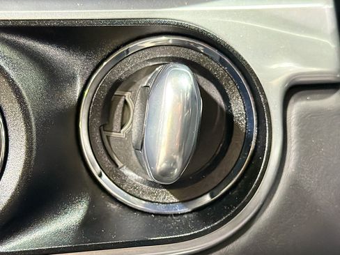 Used 2024 Porsche 718 Cayman GT4 image 32