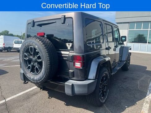 Used 2017 Jeep Wrangler Unlimited Sahara AWD/4WD image 6