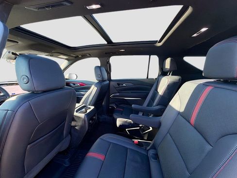 Used 2024 Chevrolet Traverse RS image 24