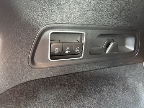 Used 2024 Mercedes-Benz GLS 450 4MATIC image 16