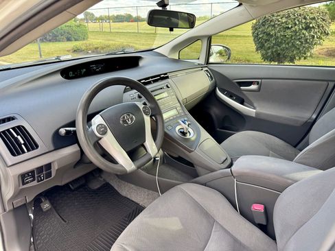 Used 2010 Toyota Prius Five image 16