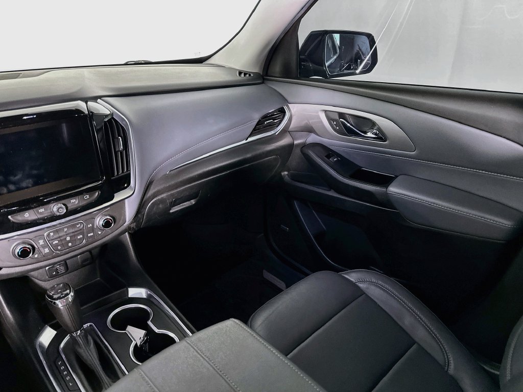 Used 2020 Chevrolet Traverse LT w/ LT Premium Package AWD/4WD image 34