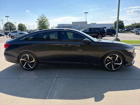 Used 2021 Honda Accord Sport image 6