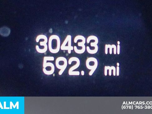 Used 2023 Porsche Cayenne Platinum Edition image 39