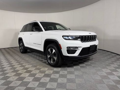 Used 2024 Jeep Grand Cherokee Limited 4xe AWD/4WD image 5