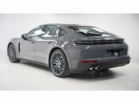 New 2026 Porsche Panamera 4 image 3