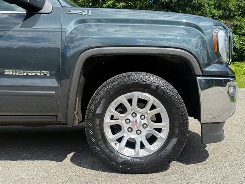 Used 2018 GMC Sierra 1500 SLE w/ SLE Value Package AWD/4WD image 10