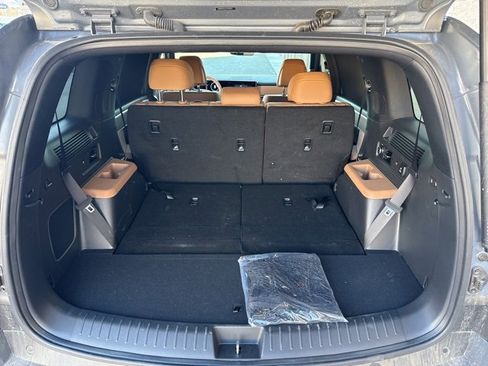 Used 2025 Hyundai Santa Fe Limited image 9