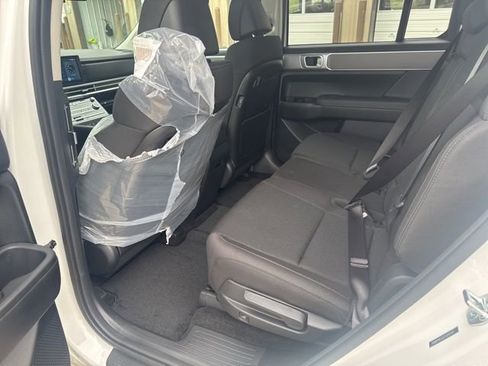 New 2026 Hyundai Santa Fe SE FWD image 9