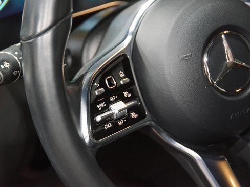 Used 2022 Mercedes-Benz GLC 300 4MATIC image 27