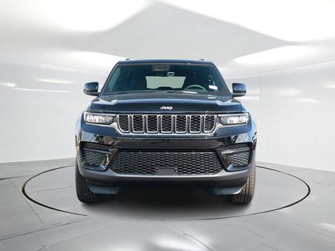 New 2025 Jeep Grand Cherokee Laredo X image 4