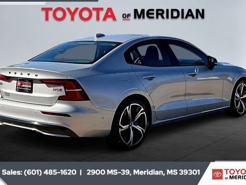 Used 2024 Volvo S60 B5 Ultimate w/ Climate Package image 10