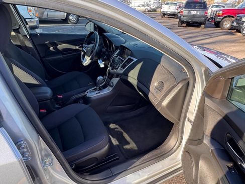 Used 2014 Chevrolet Cruze Eco image 15