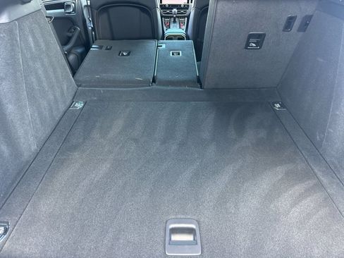 Used 2025 Porsche Macan image 15