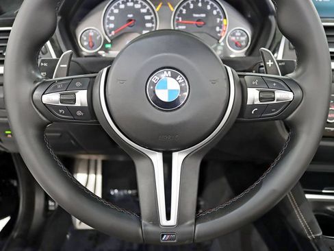 Used 2018 BMW M4 Convertible RWD image 17