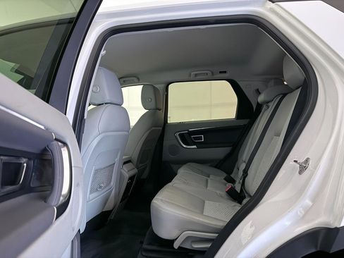 Used 2016 Land Rover Discovery Sport SE image 22