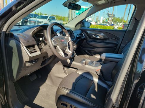 Used 2022 GMC Terrain SLT FWD image 9